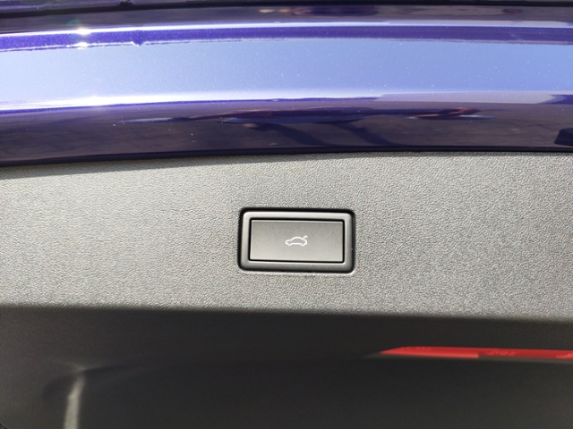 Tayron Elegance 1.5 eTSI DSG IQ-Drive/AHK/NAV/SH