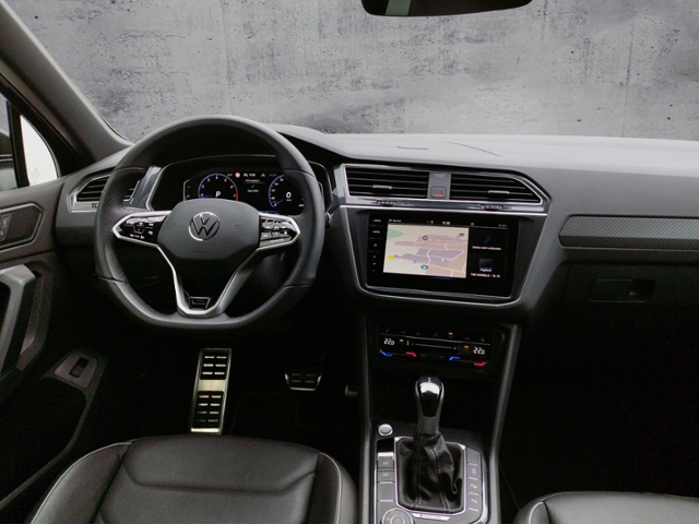 Tiguan R line 2.0 TSI 4M DSG IQ.Light/AHK/Black/