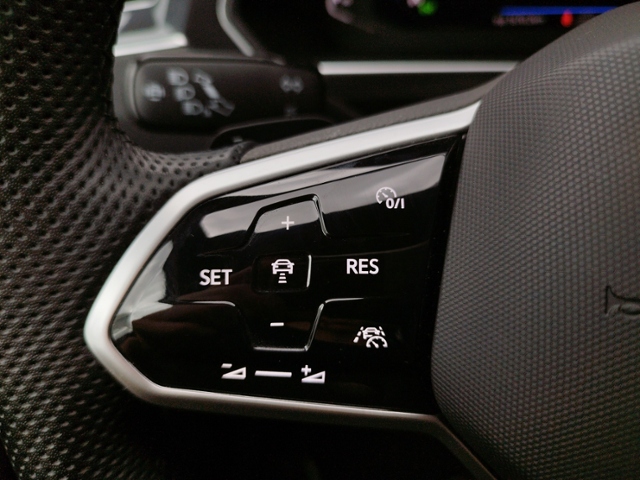 Tiguan R line 2.0 TSI 4M DSG IQ.Light/AHK/Black/