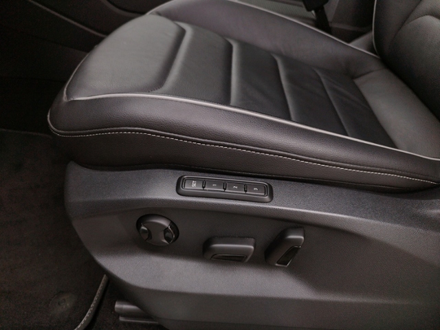Tiguan R line 2.0 TSI 4M DSG IQ.Light/AHK/Black/