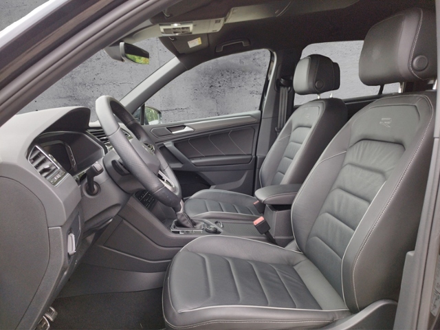 Tiguan R line 2.0 TSI 4M DSG IQ.Light/AHK/Black/