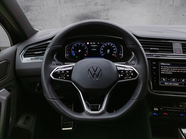Tiguan R line 2.0 TSI 4M DSG IQ.Light/AHK/Black/