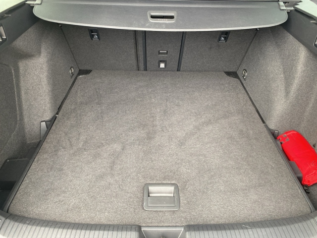 Golf VIII Variant Life 2.0 TDI DSG LED+/3-Zonen/