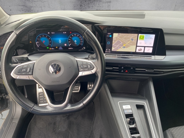 Golf VIII United 1.5 eTSI DSG STH/NAV/ACC KLIMA 