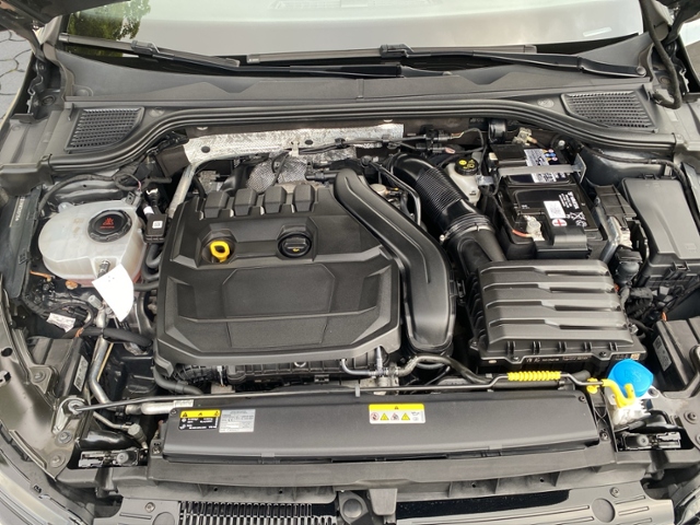 Golf VIII United 1.5 eTSI DSG STH/NAV/ACC KLIMA 