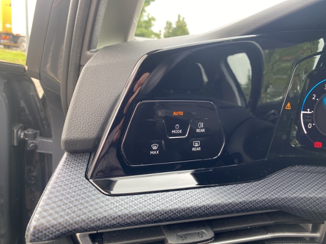 Golf VIII United 1.5 eTSI DSG STH/NAV/ACC KLIMA 