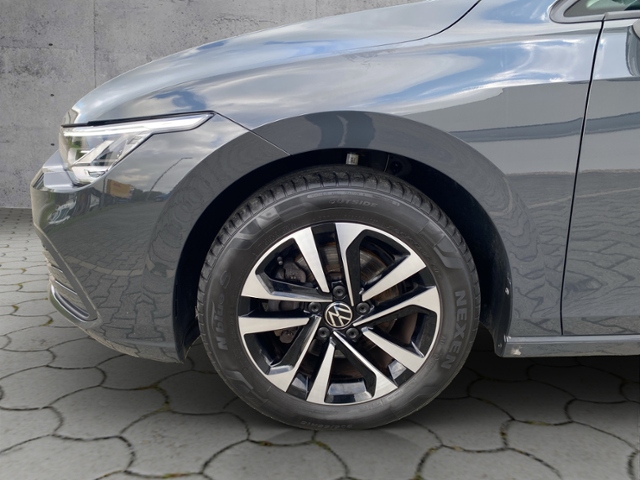 Golf VIII United 1.5 eTSI DSG STH/NAV/ACC KLIMA 