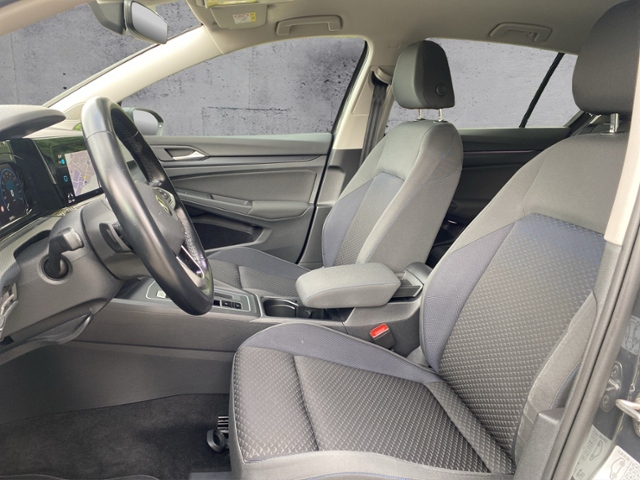 Golf VIII United 1.5 eTSI DSG STH/NAV/ACC KLIMA 