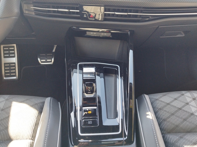 Golf VIII Variant R-Line 2.0 TDI DSG BusinessPre