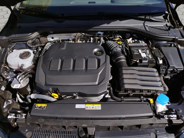 Golf VIII Variant R-Line 2.0 TDI DSG BusinessPre