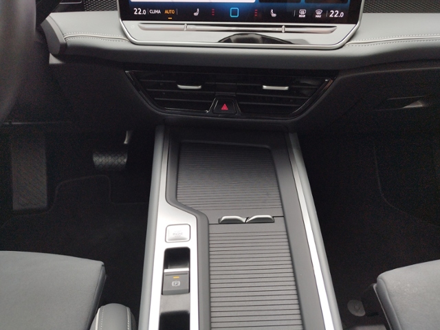 Passat Variant Business 1.5 eTSI DSG IQ.DRIVE KL