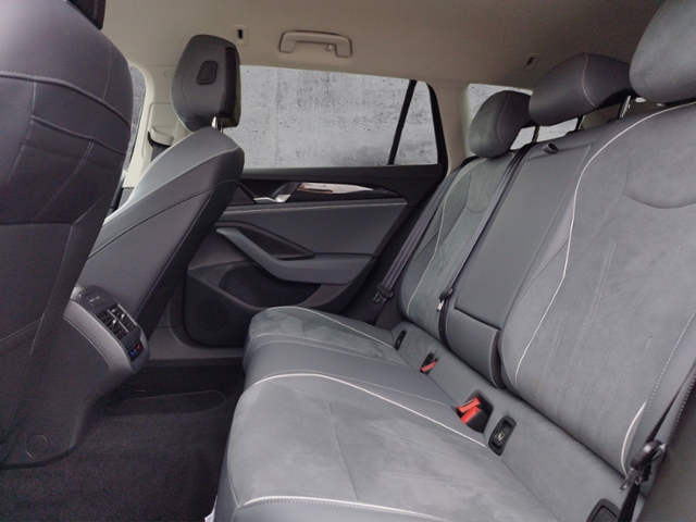 Passat Variant Business 1.5 eTSI DSG IQ.DRIVE KL