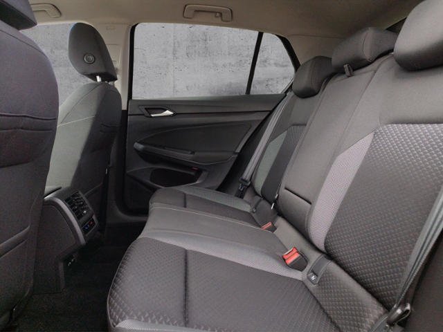 Golf VIII Active 2.0 TDI DSG NAV/ACC/PANO KLIMA 