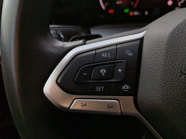 Golf VIII Active 2.0 TDI DSG NAV/ACC/PANO KLIMA 