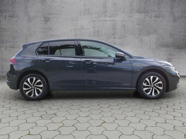 Golf VIII Active 2.0 TDI DSG NAV/ACC/PANO KLIMA 