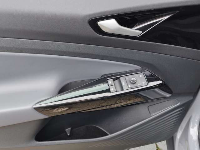 ID.4 Pro Perform 150kW Navi/AHK/ACC/RFK/SHZ/Carp