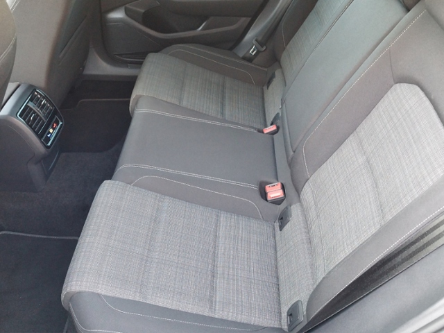 Passat Variant Business 2.0TDI DSG/Matrix/Navi/R