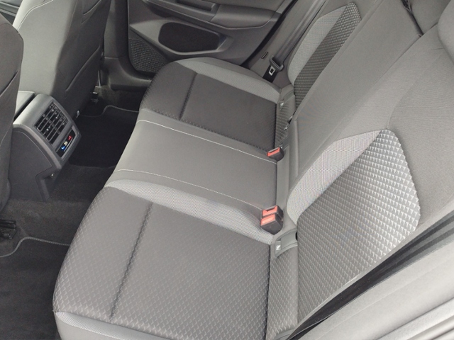 Golf VIII Active 2.0 TDI DSG HUD/ACC/PANO KLIMA 