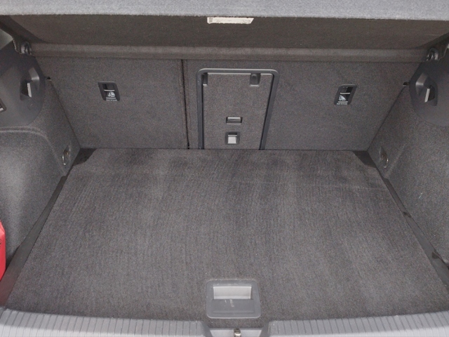 Golf VIII Active 2.0 TDI DSG HUD/ACC/PANO KLIMA 