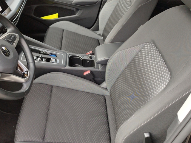 Golf VIII Active 2.0 TDI DSG HUD/ACC/PANO KLIMA 