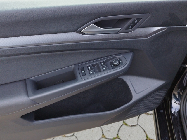 Golf VIII Active 2.0 TDI DSG HUD/ACC/PANO KLIMA 