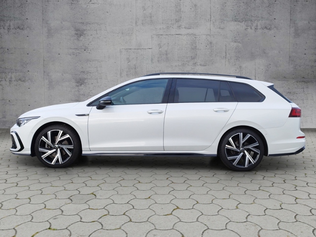 Golf VIII Variant R-Line 2.0 TSI DSG STH/IQ-LIGH
