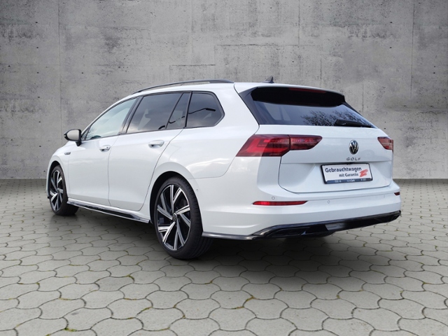 Golf VIII Variant R-Line 2.0 TSI DSG STH/IQ-LIGH