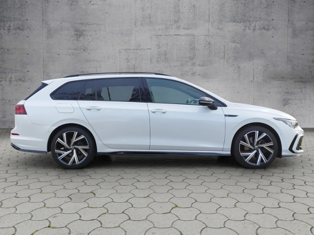 Golf VIII Variant R-Line 2.0 TSI DSG STH/IQ-LIGH