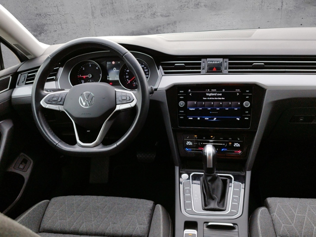 Passat Variant Business 2.0 TDI DSG STH/NAV KLIM