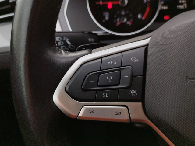 Passat Variant Business 2.0 TDI DSG STH/NAV KLIM