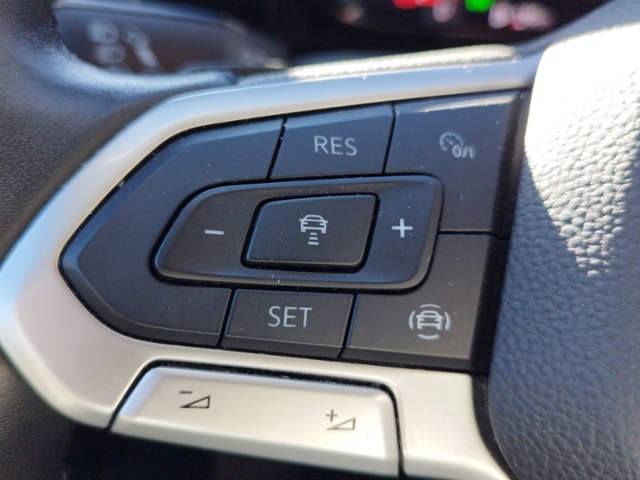 Golf VIII Variant Life 2.0 TDI DSG NAV/ACC/SHZ K