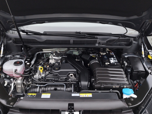 Touran Comfortline 1.5 TSI DSG R-Line/IQ.DRIVE K