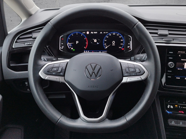 Touran Comfortline 1.5 TSI DSG R-Line/IQ.DRIVE K