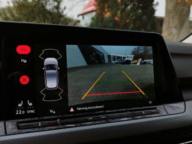 Golf VIII Active 2.0 TDI DSG PANO/HUD KLIMA LED 