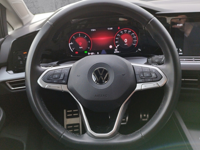 Golf VIII Active 2.0 TDI DSG PANO/HUD KLIMA LED 