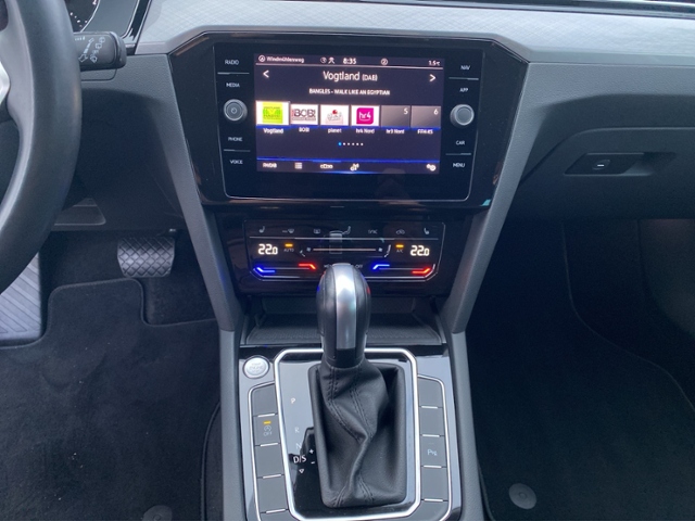 Passat Variant Business 2.0TDI DSG/AHK/Navi/RFK/