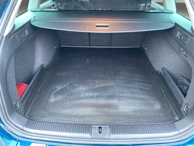 Passat Variant Business 2.0TDI DSG/AHK/Navi/RFK/