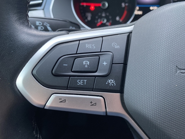 Passat Variant Business 2.0TDI DSG/AHK/Navi/RFK/