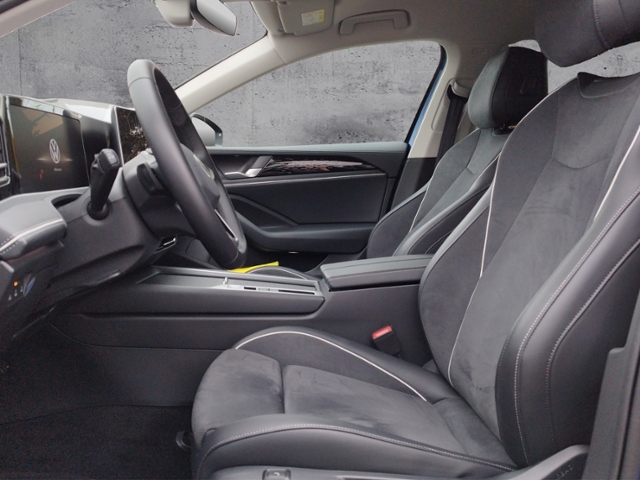 Passat Variant Business 2.0 TDI DSG IQ.LIGHT/DRI