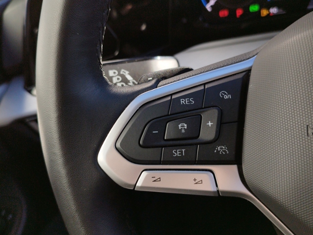 Golf VIII Variant Life 1.5 eTSI DSG LED+/NAV/SHZ