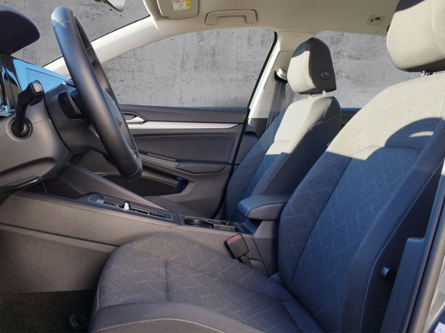 Golf VIII Variant Life 1.5 eTSI DSG LED+/NAV/SHZ