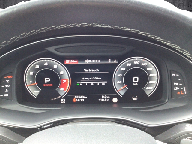 SQ7 4.0TFSI quattro tiptronic/AHK/Nav/ACC/Pano/R