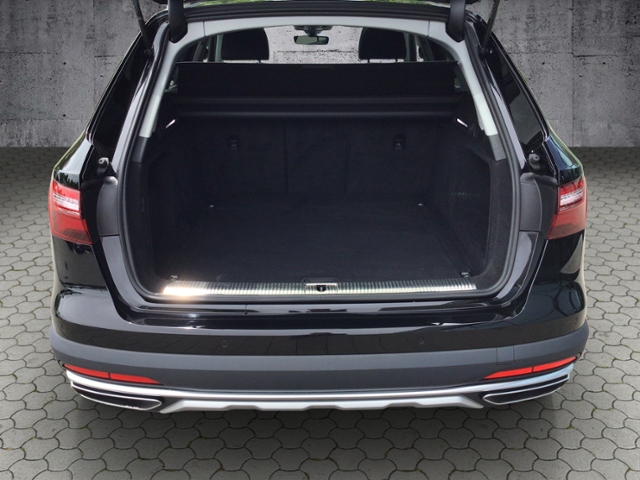 A4 allroad 45 TFSI quattro S-tronic PANO/AHK/NAV