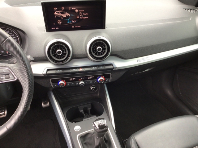 Q2 S line 35 TFSI NAV/SHZ KLIMA LED NAVI LEDER A