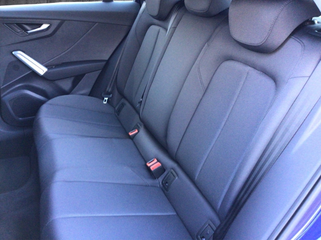 Q2 30 TFSI Parken/SHZ/LED KLIMA LED ALU