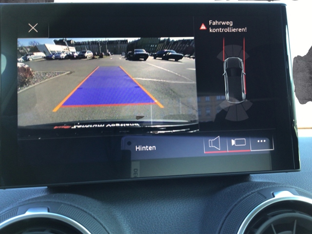 Q2 30 TFSI Parken/SHZ/LED KLIMA LED ALU