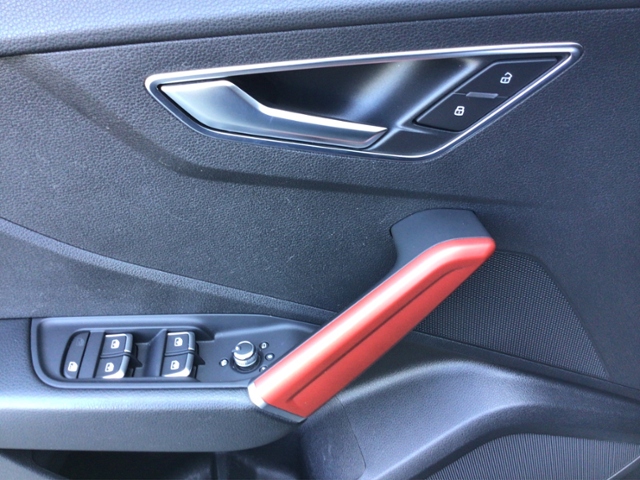 Q2 sport 1.4 TFSI NAV/LED/SHZ KLIMA LED NAVI ALU