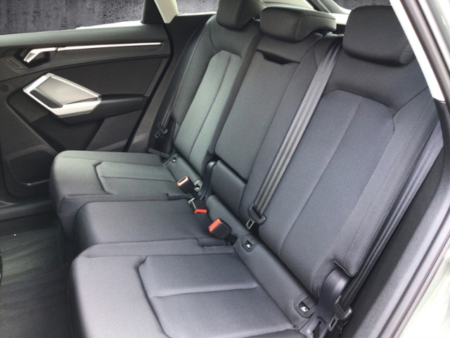 Q3 advanced 35 TFSI S-tronic