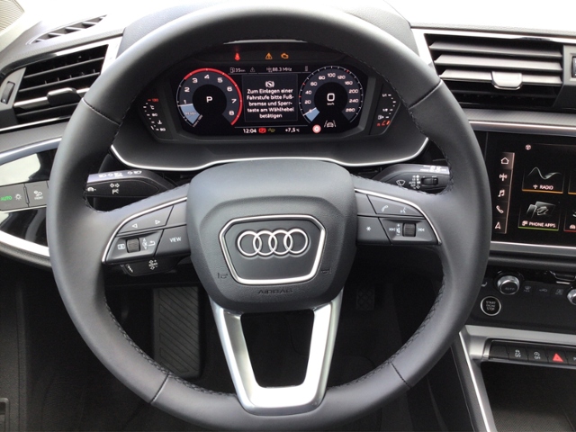 Q3 advanced 35 TFSI S-tronic