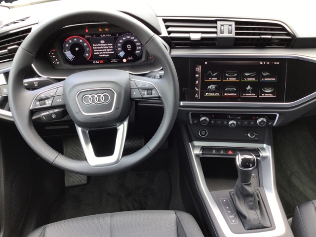 Q3 advanced 35 TFSI S-tronic
